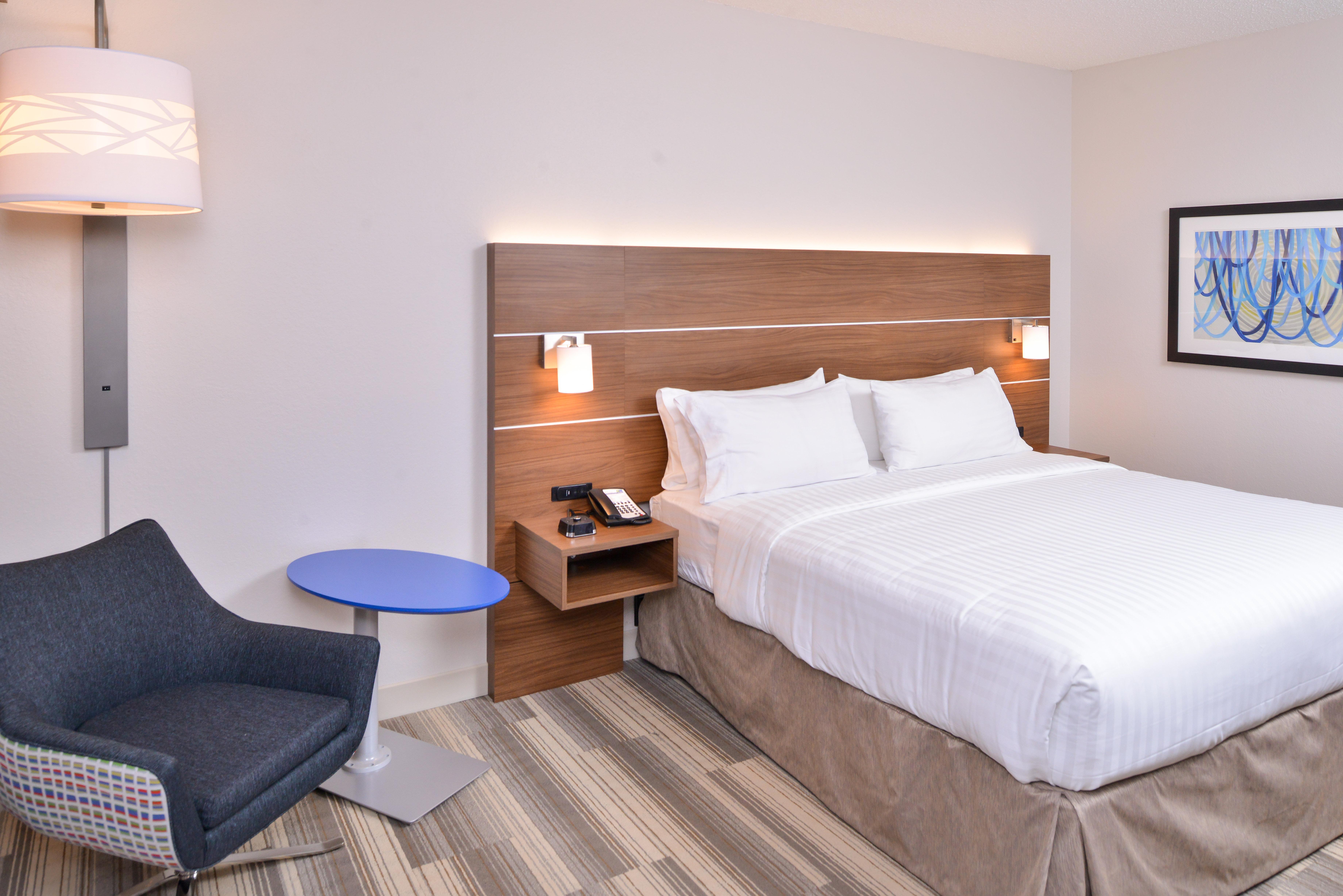Holiday Inn Express Hotel & Suites Indianapolis Dtn-Conv Ctr By Ihg Exterior photo