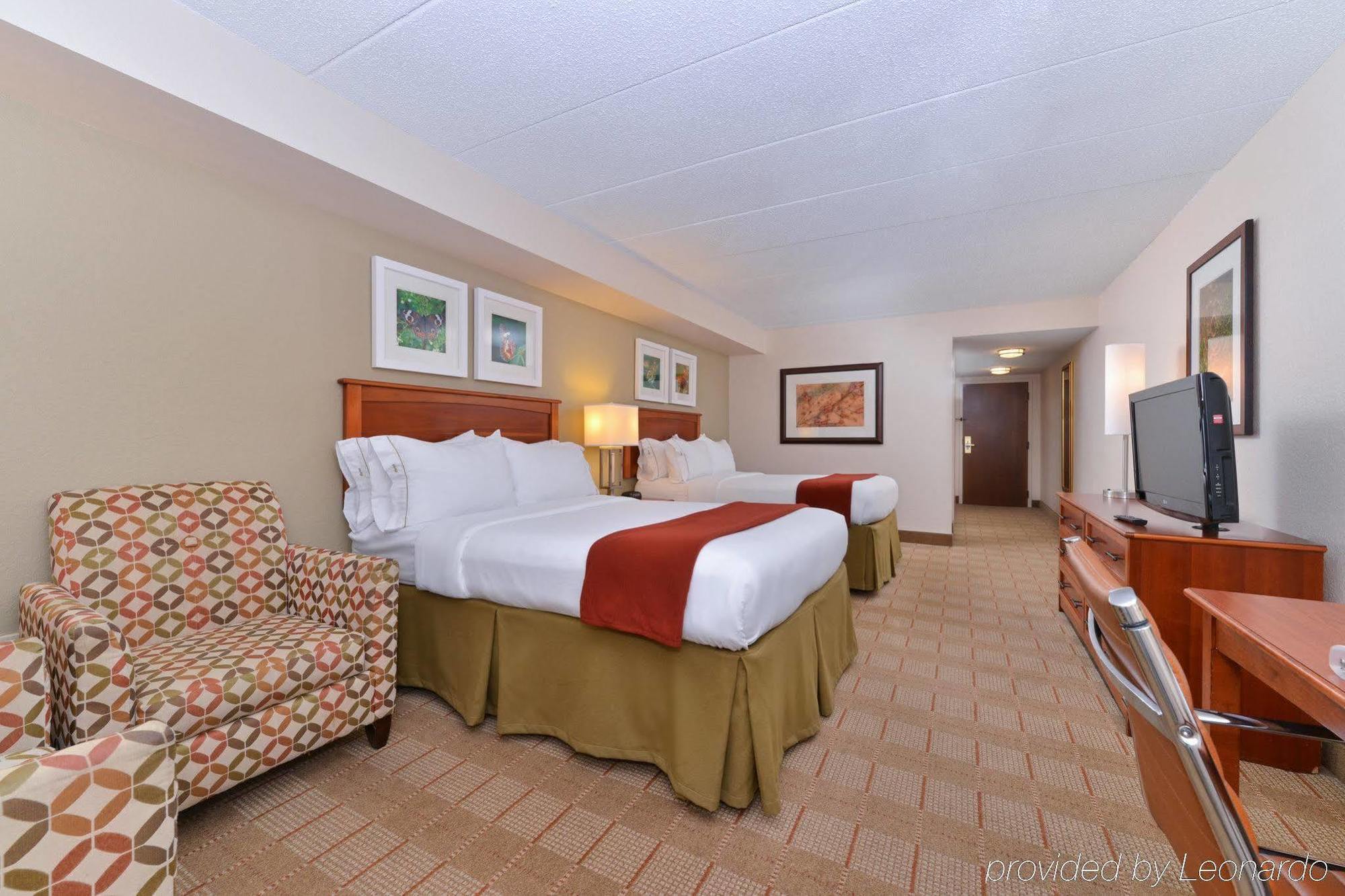 holiday inn express hotel & suites indianapolis dtn-conv ctr area